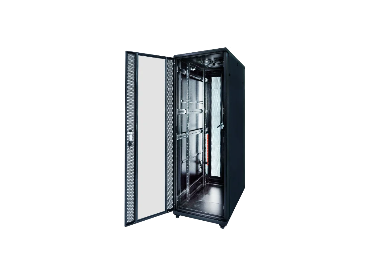 Fortunarack Networking Close Cabinet, foto seri dengan pintu depan perforated terbuka