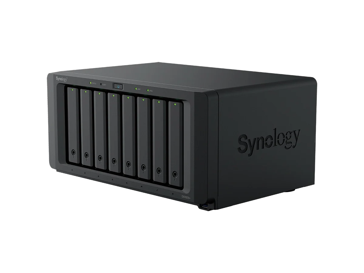 Synology DiskStation DS1825+, tampak serong